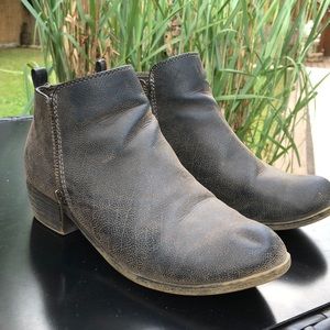 brown/gray/gold women’s ankle boots